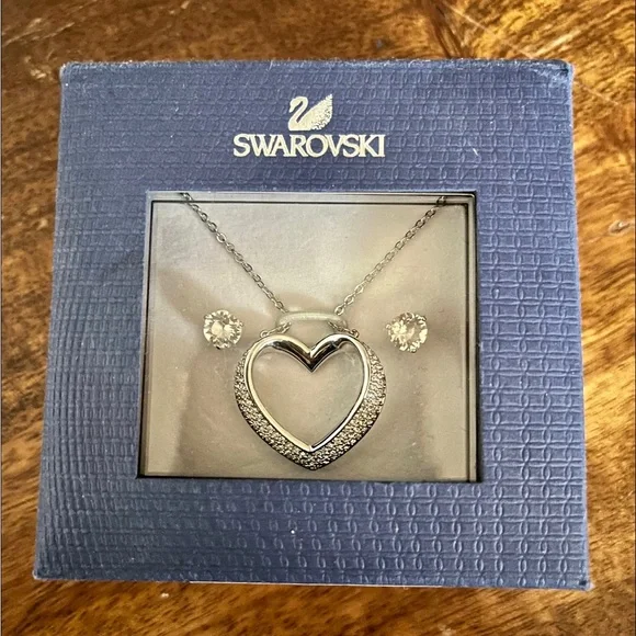 New in Box Swarovski Cupidon Jewelry Set - Picture 2 of 4